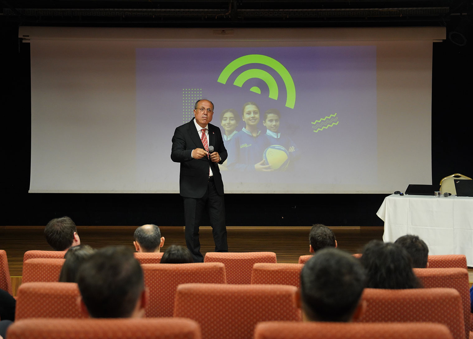 spor-istanbul-egitim-verdi-3jpg.jpg