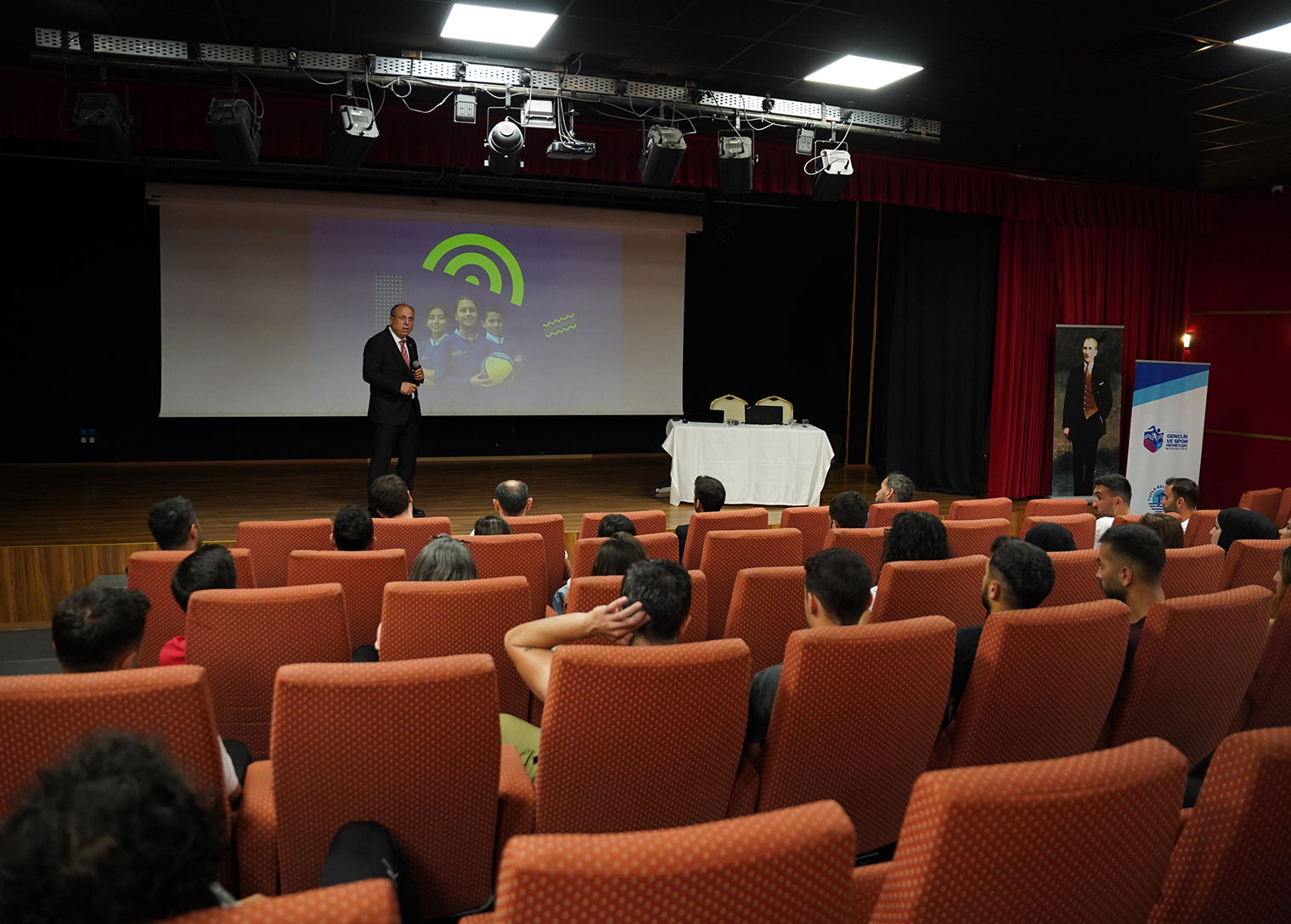 spor-istanbul-egitim-verdi-4jpg.jpg