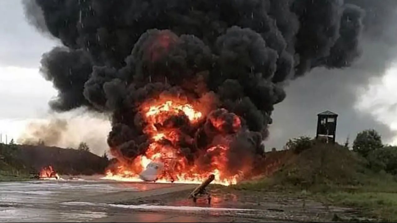 Ukrayna'dan Rusya'ya bir saldırı daha: Kırım Köprüsü'ne bomba yağdı!