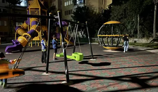 Çocuk parkında yürekler ağıza geldi: Arkadaşlarıyla oyun oynayan 12 yaşındaki çocuğun kalbi durdu!