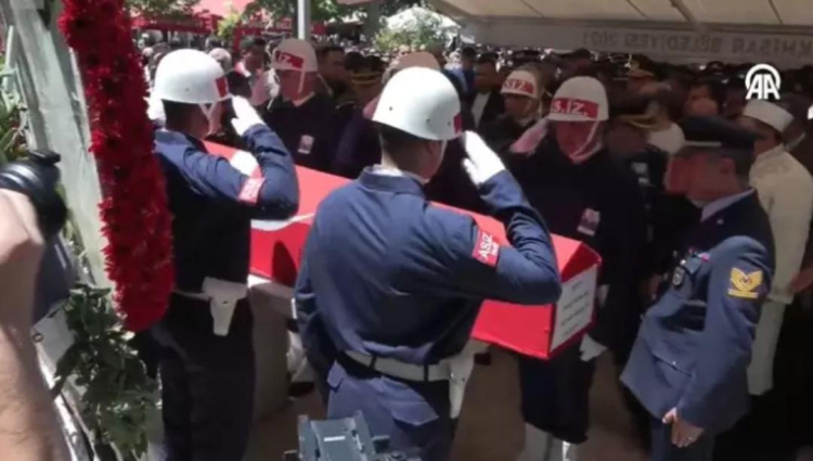 Son dakika... Türkiye 12 şehidini son yolculuğuna uğurluyor