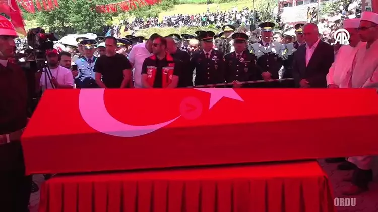 Son dakika... Türkiye 12 şehidini son yolculuğuna uğurluyor