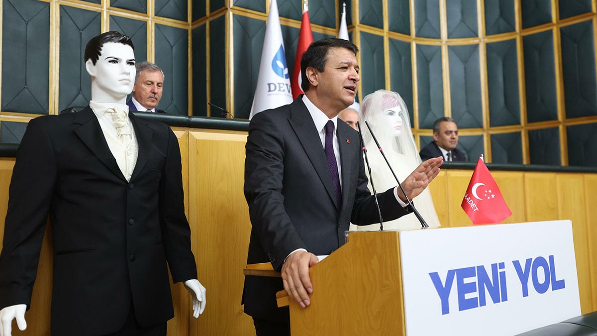 TBMM'de dikkat çeken protesto: Kürsüye gelin ve damat mankeniyle çıktı!