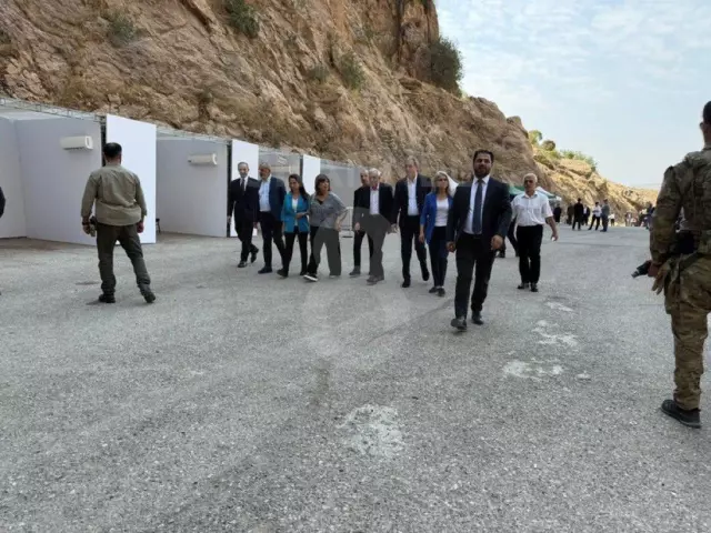 Ahmet Türk'ün 8 yıllık yasağı kaldırıldı: PKK'ın silah bırakma törenine katıldı