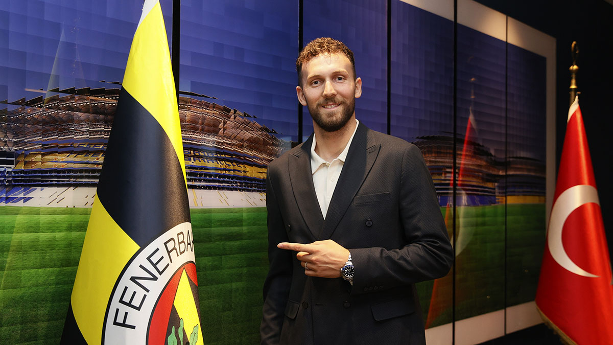 Fenerbahçe'nin yeni transferi belli oldu: 1 yıllık sözleşme imzalandı!