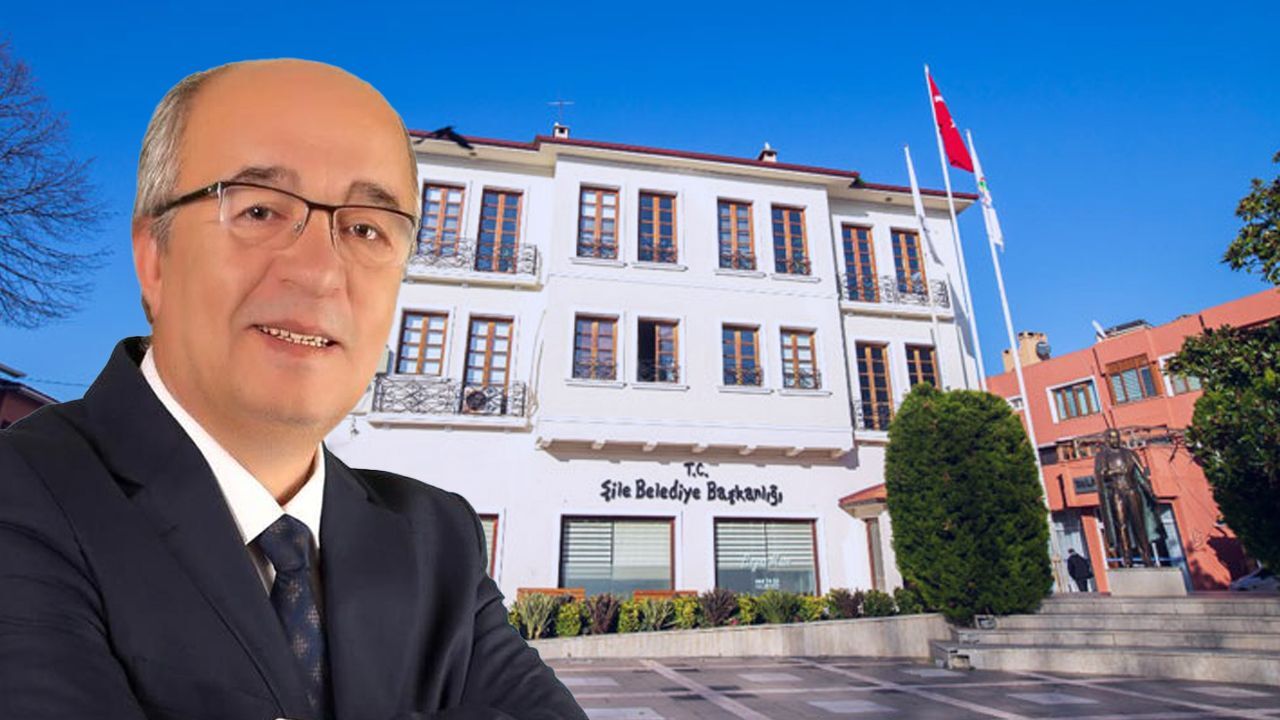 Şile'de Sacit Terzi belediye başkanvekili seçildi: Seçimde gerginlik, ayakkabısını eline alıp kürsüye fırlatmaya çalıştı!