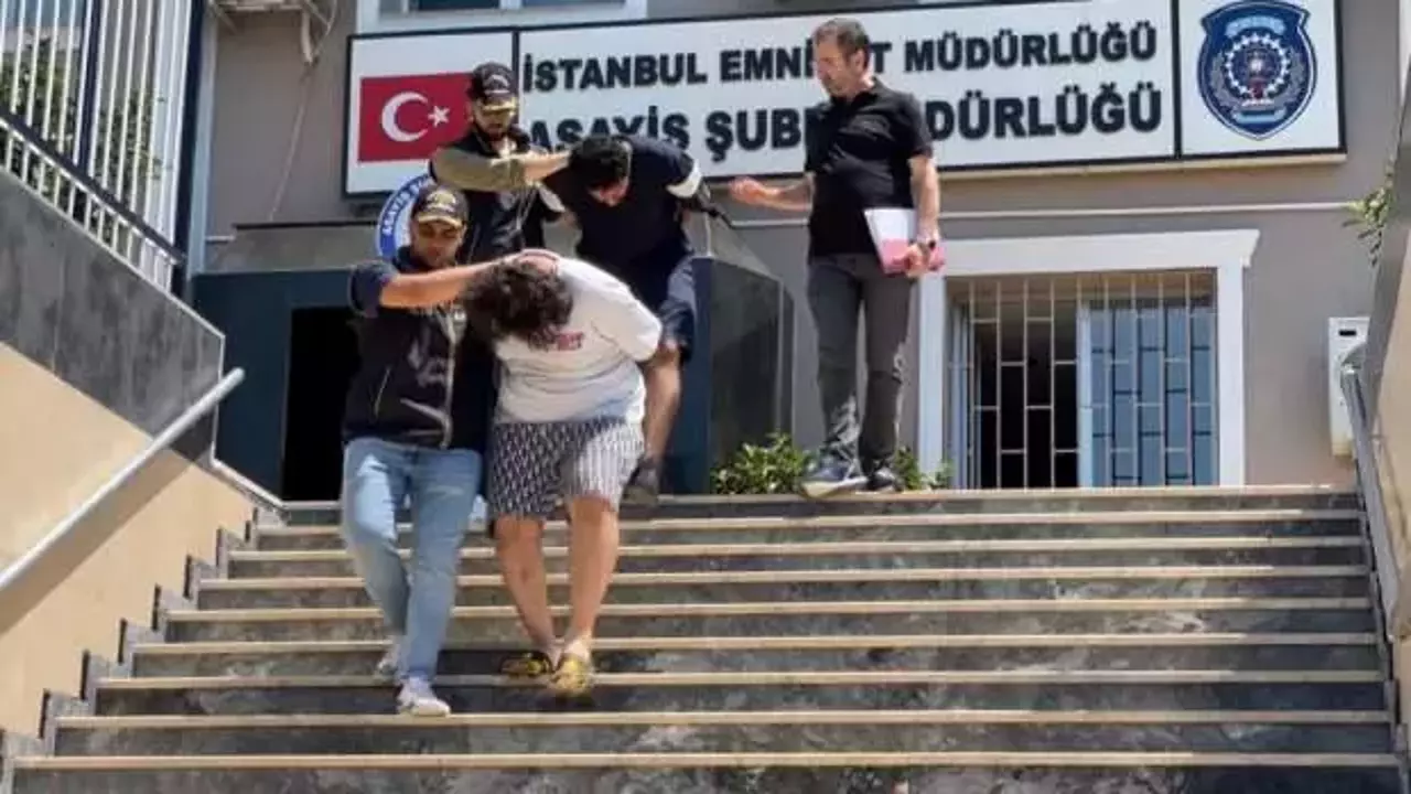 Turist olarak geldiler, milyonluk vurgun yaptılar: İranlı sahte polisler yakayı ele verdi!