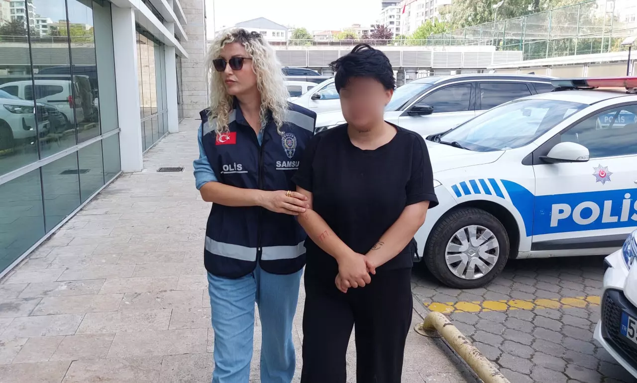 Tartışırken annesini bıçakla ağır yaraladı! Sonra feryat etti, "Anne seni çok seviyorum, İstemeyerek oldu" 