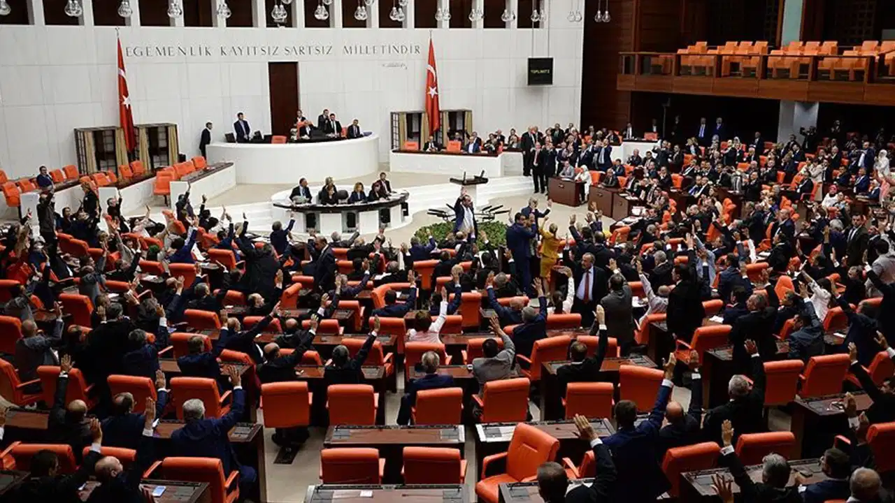 Terörsüz Türkiye için komisyon hazırlığı: Numan Kurtulmuş partilere yazı gönderdi! 