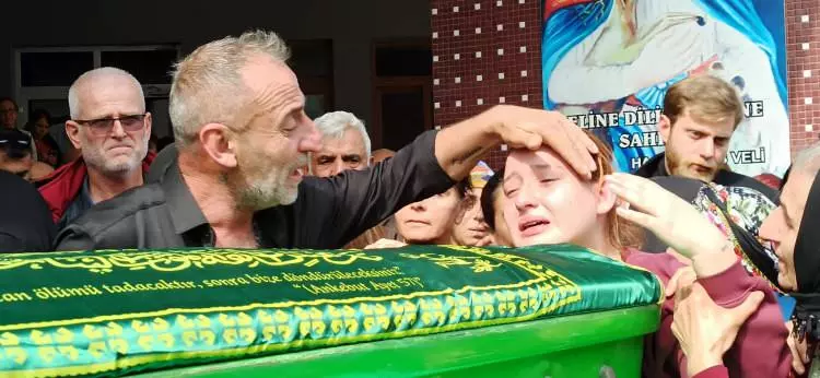 Eceliyle boğuştuğu anlar ortaya çıktı: Katledilmekten böyle kaçmaya çalışsada, satırın sapı kırılıncaya kadar vurmuş!