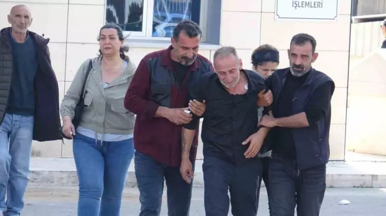 Eceliyle boğuştuğu anlar ortaya çıktı: Katledilmekten böyle kaçmaya çalışsada, satırın sapı kırılıncaya kadar vurmuş!