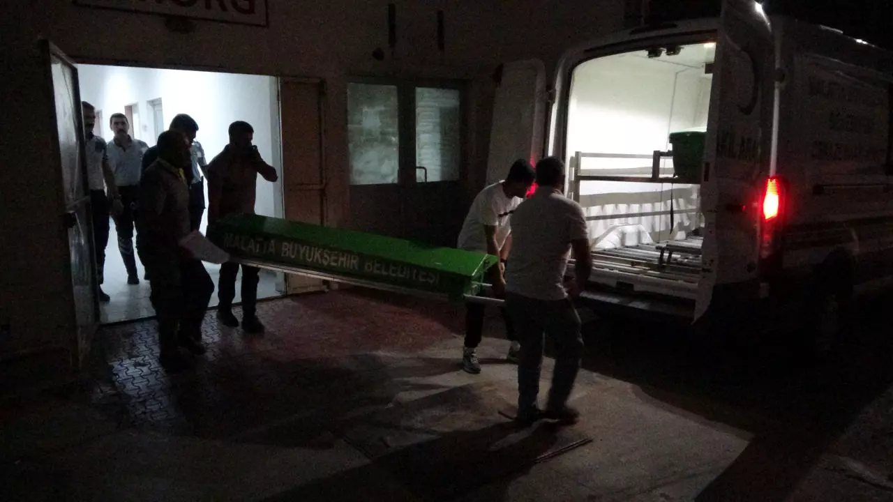 Malatya'da korkunç olay: Yem makinesine düşerek feci şekilde can verdi!