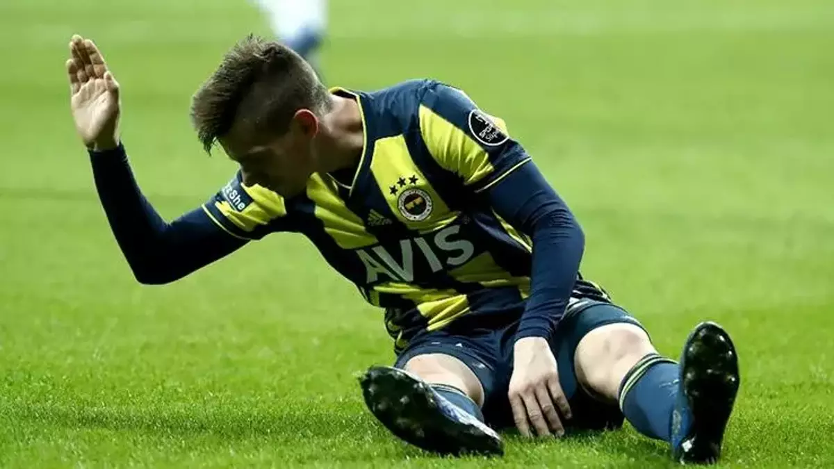 Fenerbahçe, o futbolcunun sözleşmesini feshetti: İşte transfer olacağı takım!