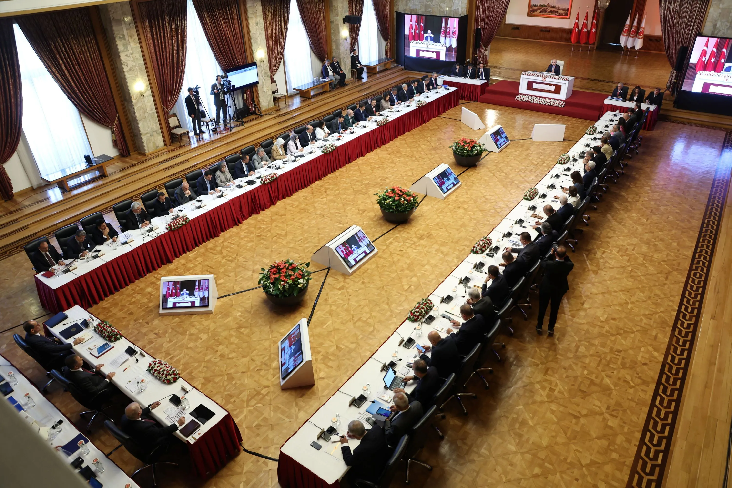 Terörsüz Türkiye Komisyonu 3. kez toplandı: Partililerin üye sayısı değişti!