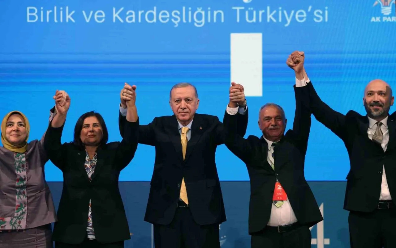 Yerel Seçim Haritası Değişti: 56 Belediye Başkanı AK Parti'ye transfer oldu!