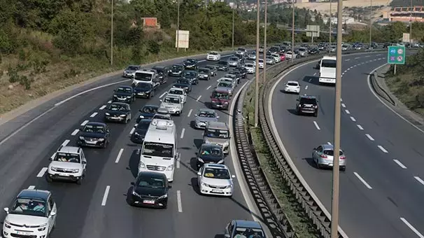 Karayollarındaki hız sınırlamalarına yeniden düzenleme geliyor!