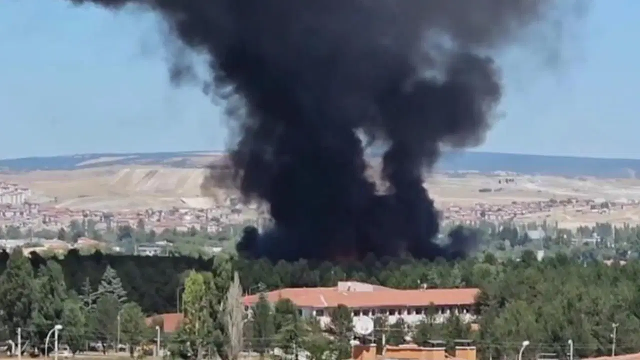Son dakika... Kütahya Hava Er Eğitim Tugay Komutanlığı'nda yangın çıktı!
