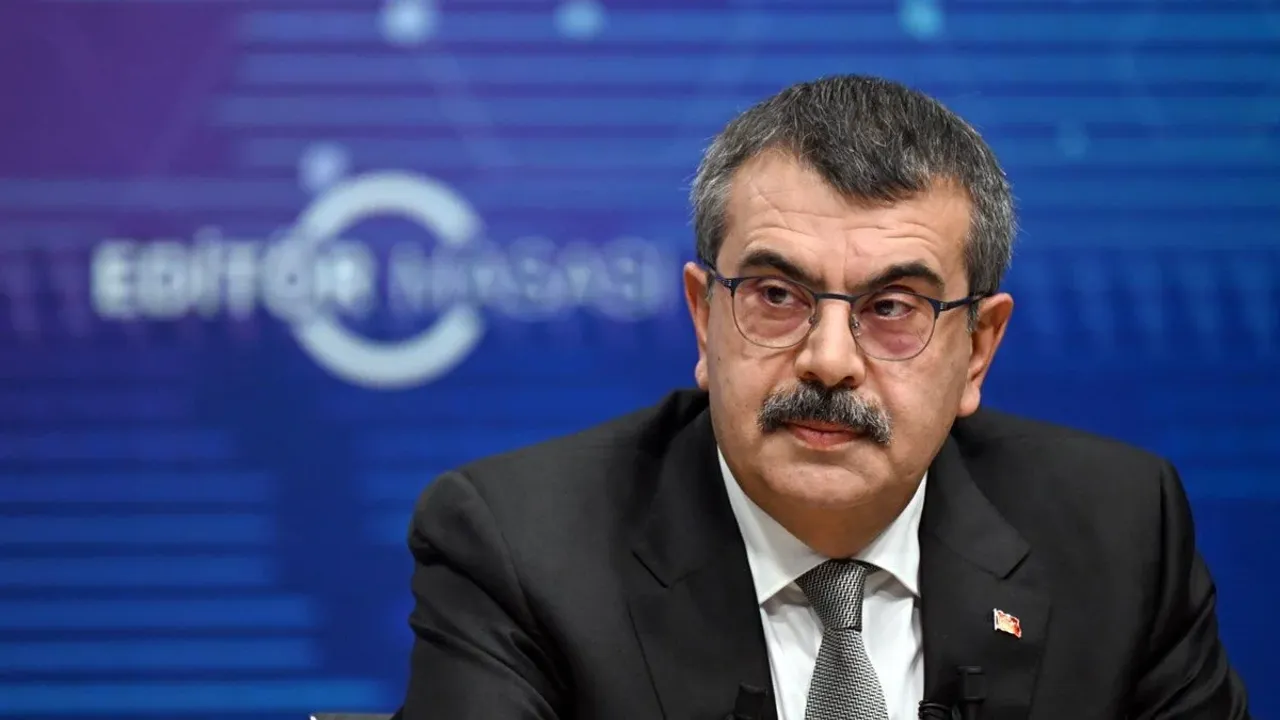 Son dakika! Bakan Tekin tek tek açıkladı: Zorunlu eğitim kısalıyor mu? 'Kamuoyu oluştu, revizyon yapılacak'