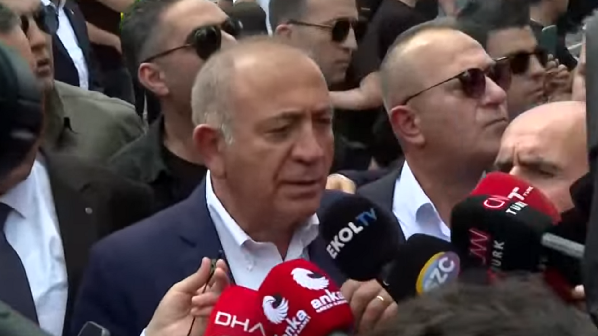 Son dakika: Gürsel Tekin, CHP İstanbul il binasına giriş yaptı!