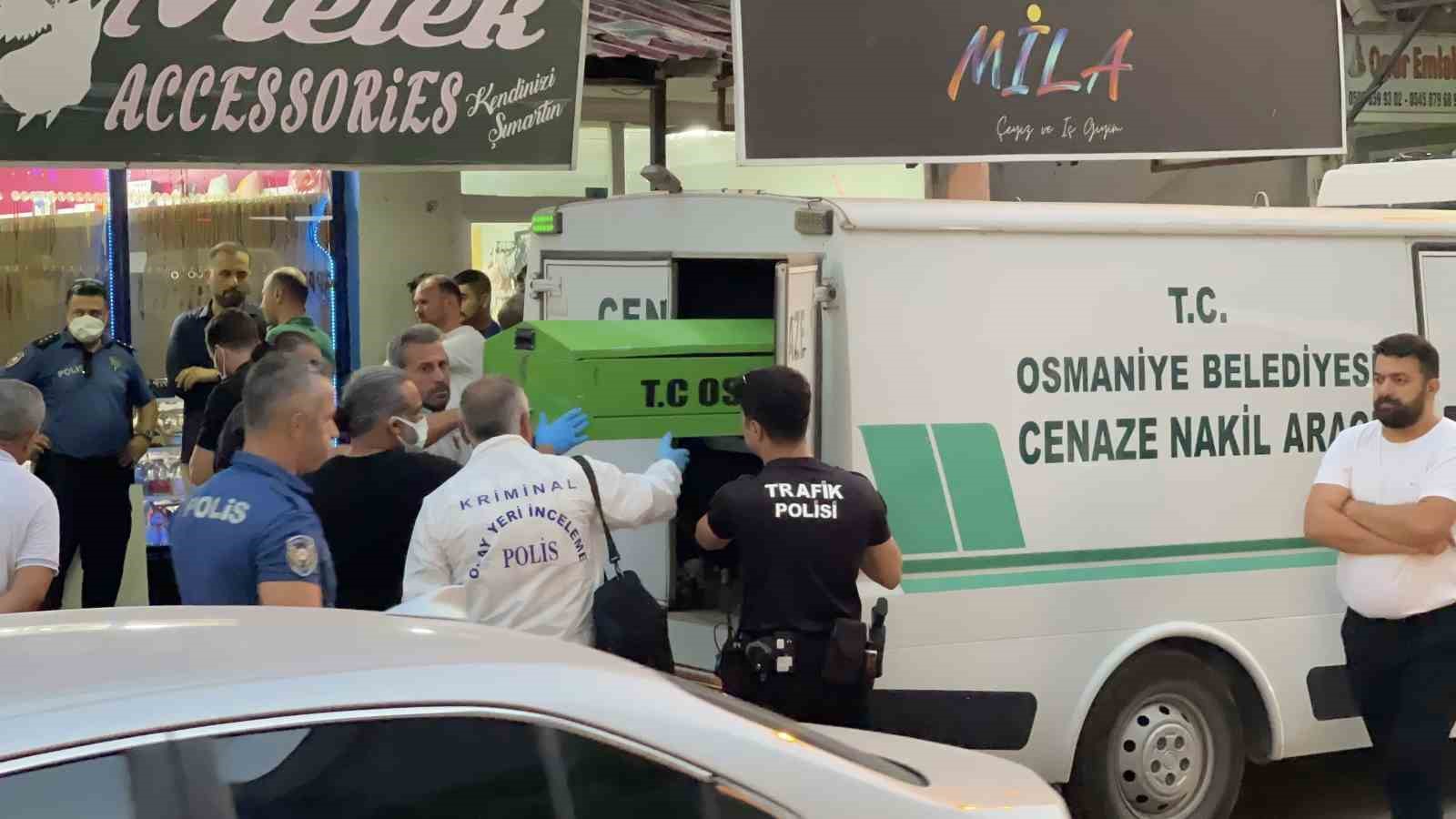 İş yerinden gelen kötü koku ortaya çıkardı: 3 gün önce ölmüşler