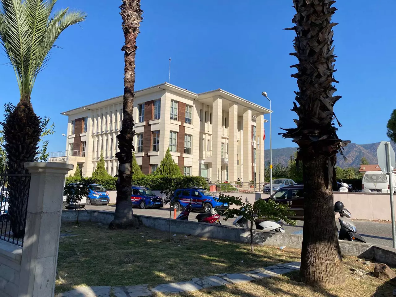 Görevli personel ortaya çıkardı! Belediye Başkan Yardımcısı gözaltına alındı