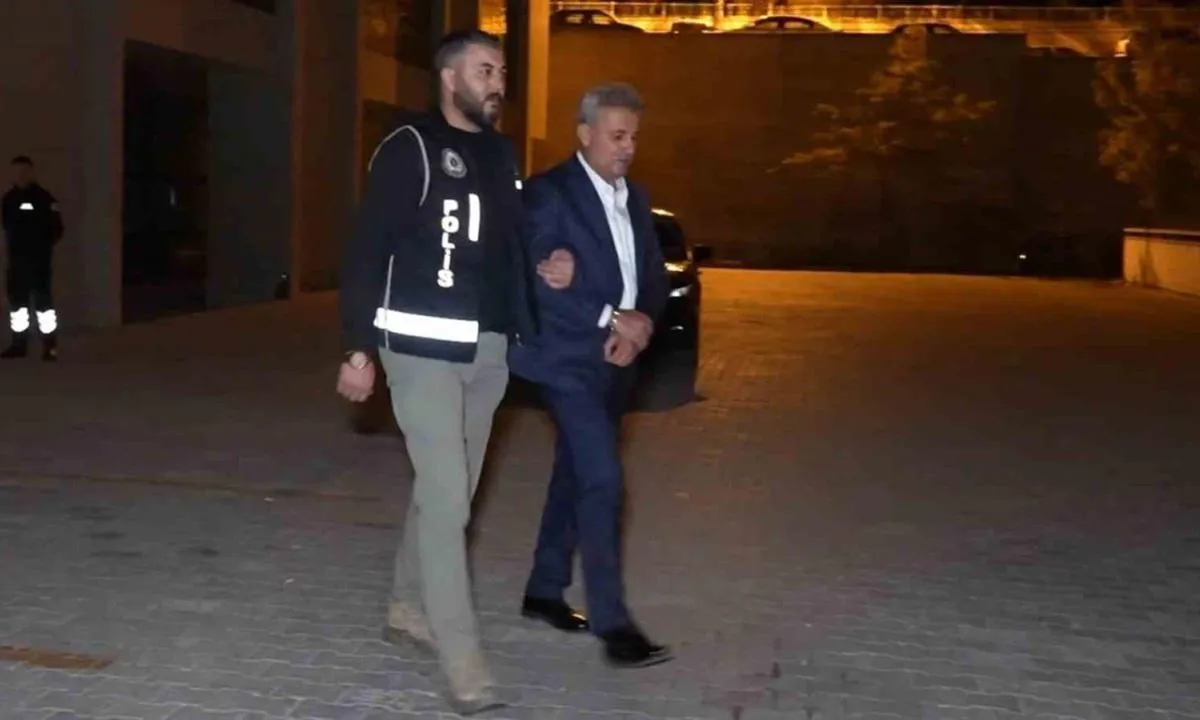 AK Partili o belediye başkanı tutuklandı: Görevden uzaklaştırılıp partiden ihraç edildi!