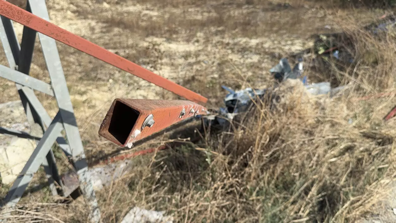 Başakşehir’den feci kaza haberi: Bariyer demiri kadın şoförün bacağına saplanarak aracın arka kapısından çıktı!