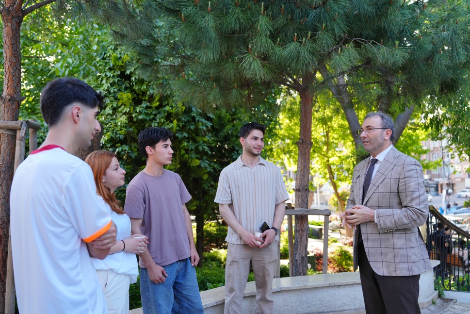 Başkan Ahmet Cin Üniversiteyi Kazananlara Desteği 15.000 TL’ye Yükseltti