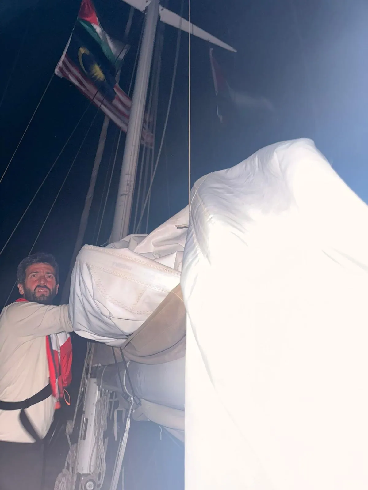 Küresel Sumud Filosu'na dronlarla ses bombaları fırlatıldı: İki gemi hasar gördü