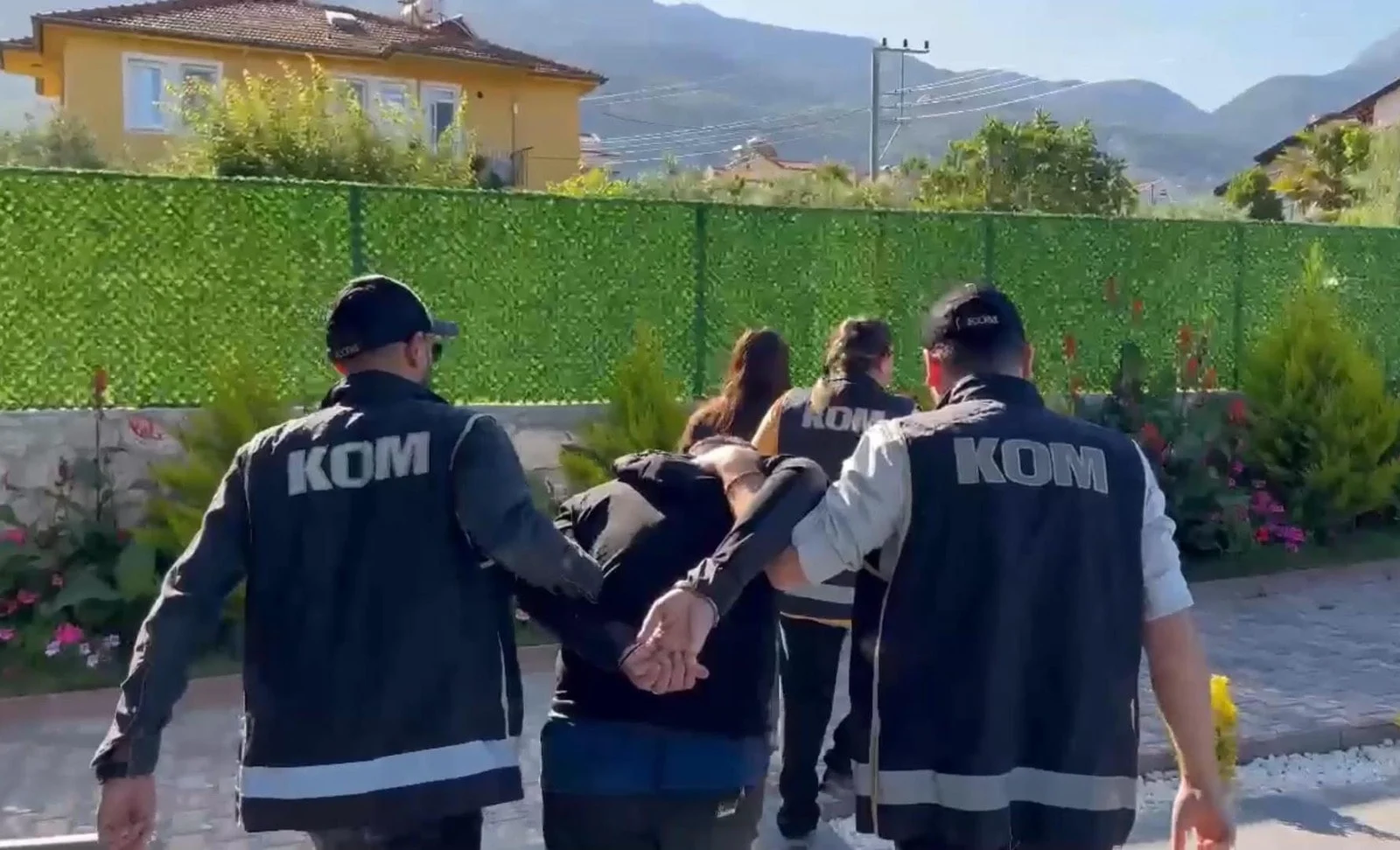 İçişleri Bakanı Ali Yerlikaya düğmeye bastı: 19 ilde operasyon! 