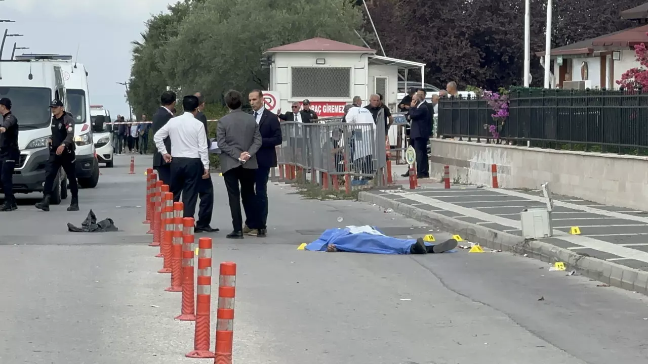 Son dakika... Yalova adliyesinin önünde kanlı infaz: Ölü ve yaralı var!