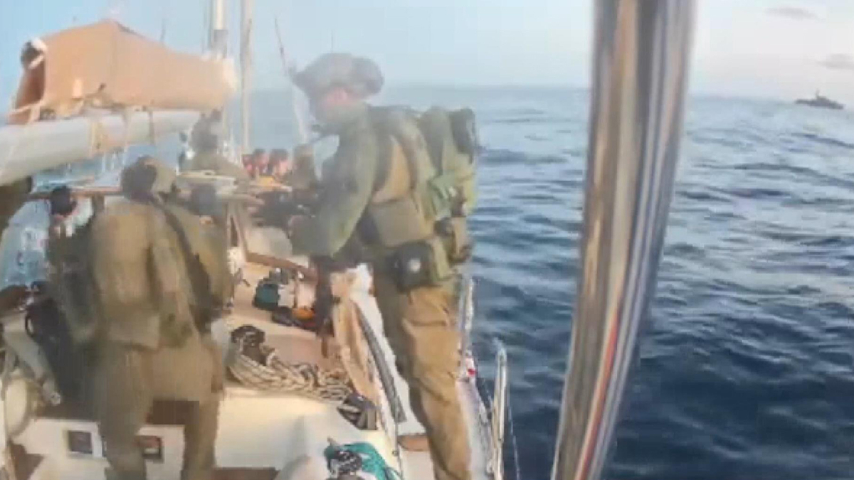 Gazze'ye yaklaşan son gemi olmayı başarmıştı: Marinette gemisi israil askerlerinin baskınına uğradı!