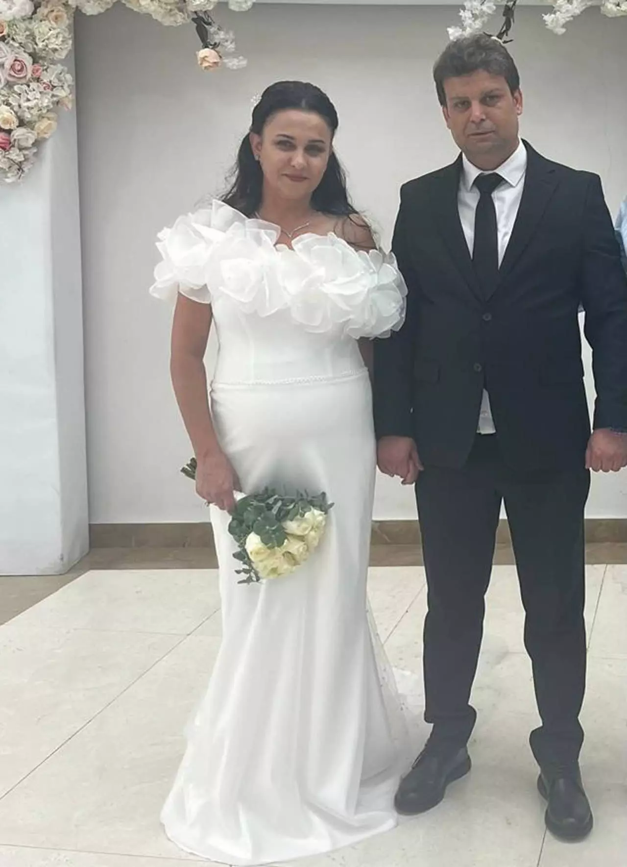 20 günlük evlilik mezarda bitti: Cinnet geçiren adam önce karısını sonre kendini vurdu!