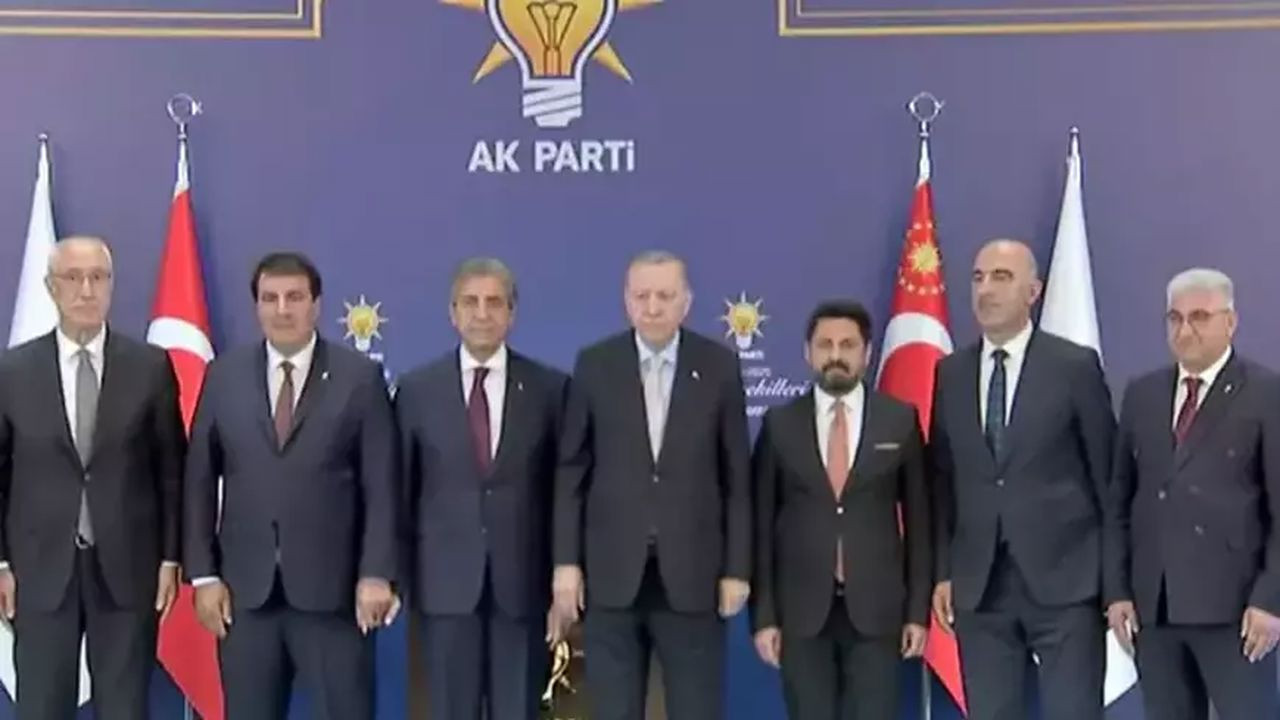 gokhan-budak-dahil-7-belediye-baskani-ak-partiye-gecti-vug1.jpg