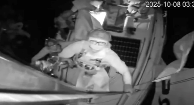 İsrail, acımasızlığına devam ediyor: Özgürlük Filosu'na ait gemiye saldırılarak Aktivistlere alıkonuldu!