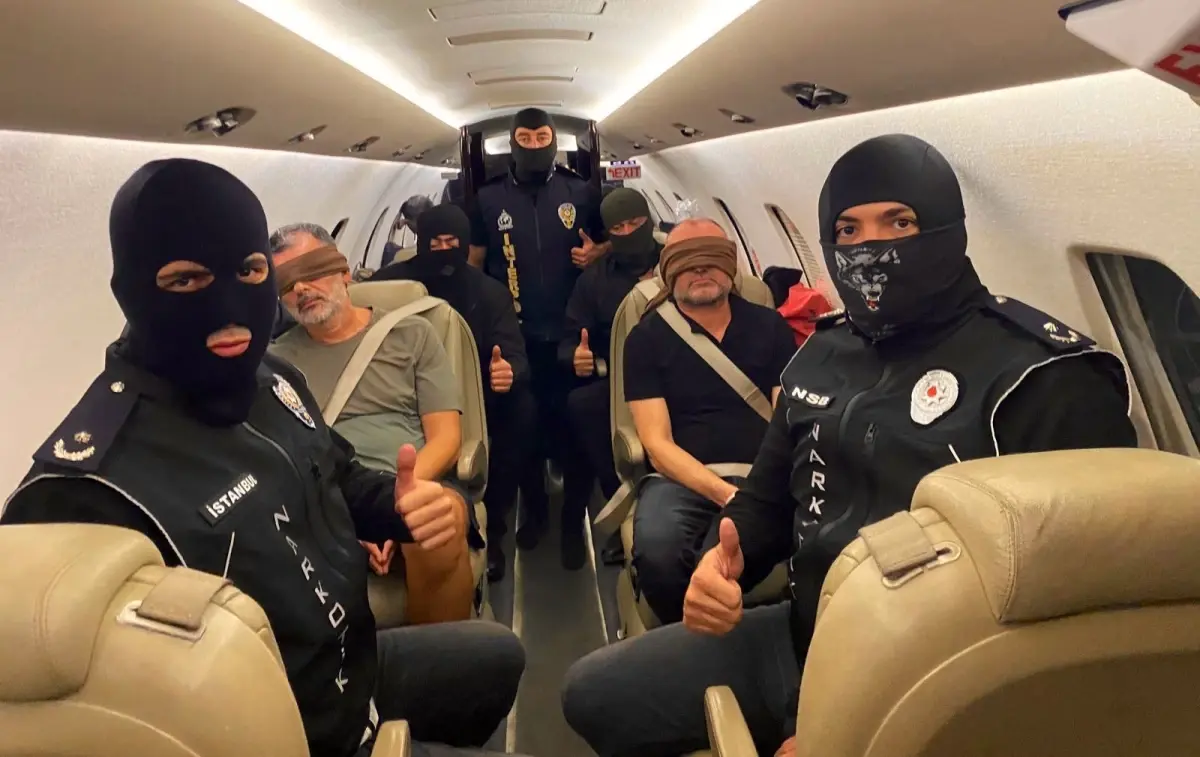 Kırmızı bültenle aranıyordu: ''Don Vito'' lakaplı uyuşturucu baronu Türkiye'ye getirildi!