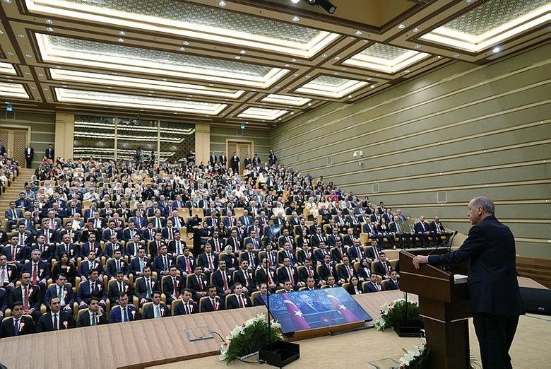 Cumhurbaşkanı Erdoğan'ın çektiği kura anı gündem oldu: ''Adil olmaz'' dedi bir daha çekti!