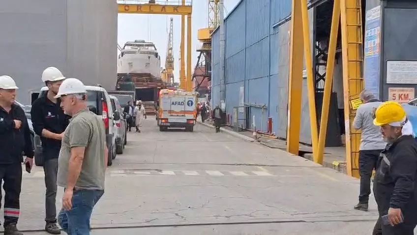 Son dakika: Tuzla'da tersanede patlama meydana geldi! Ölü ve yaralılar var!