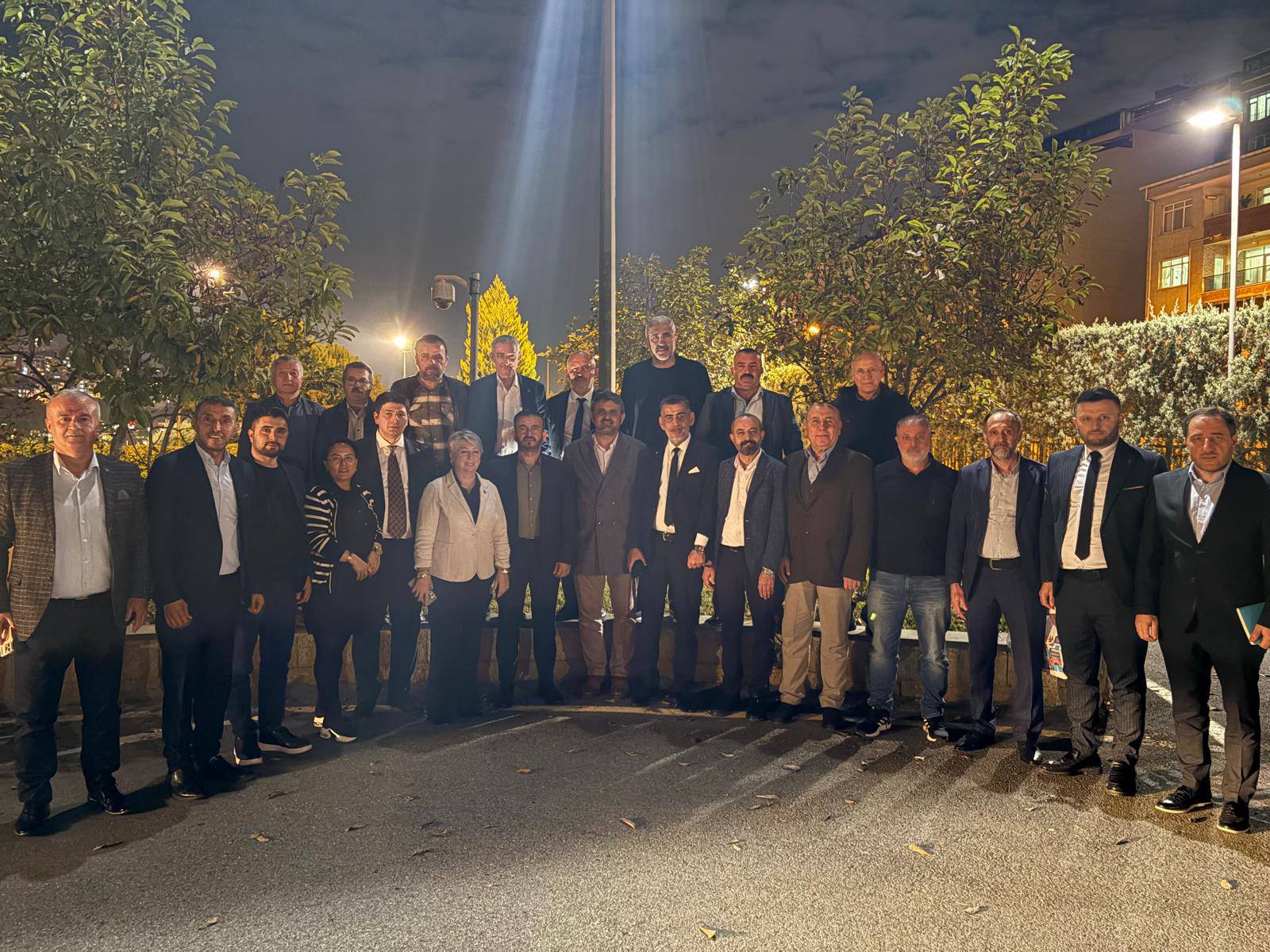 AK Parti İstanbul Muhtarlar Günü’ne özel program düzenledi