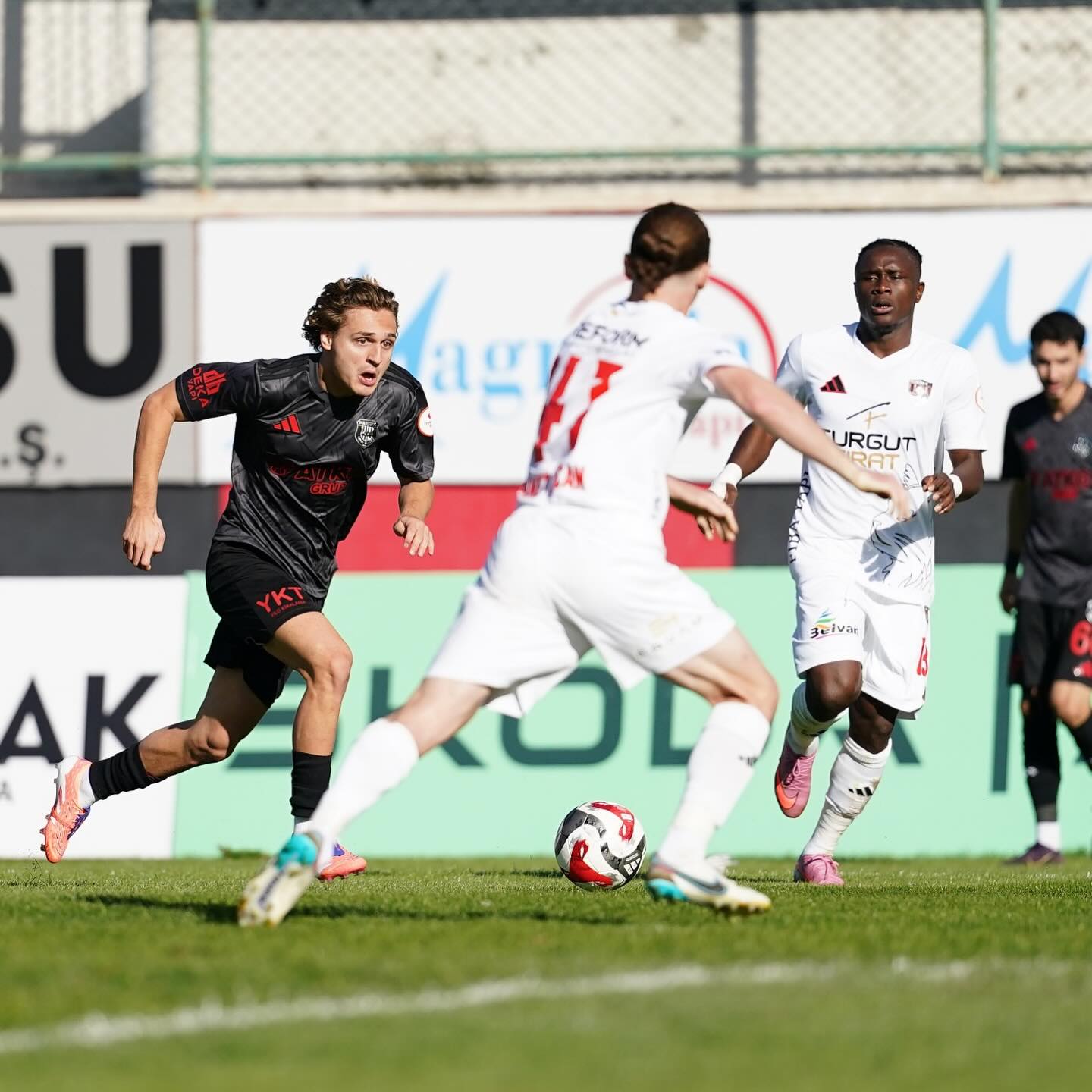 Pendikspor ile Vanspor deplasman maçını 1-1 berabere bitirdi!