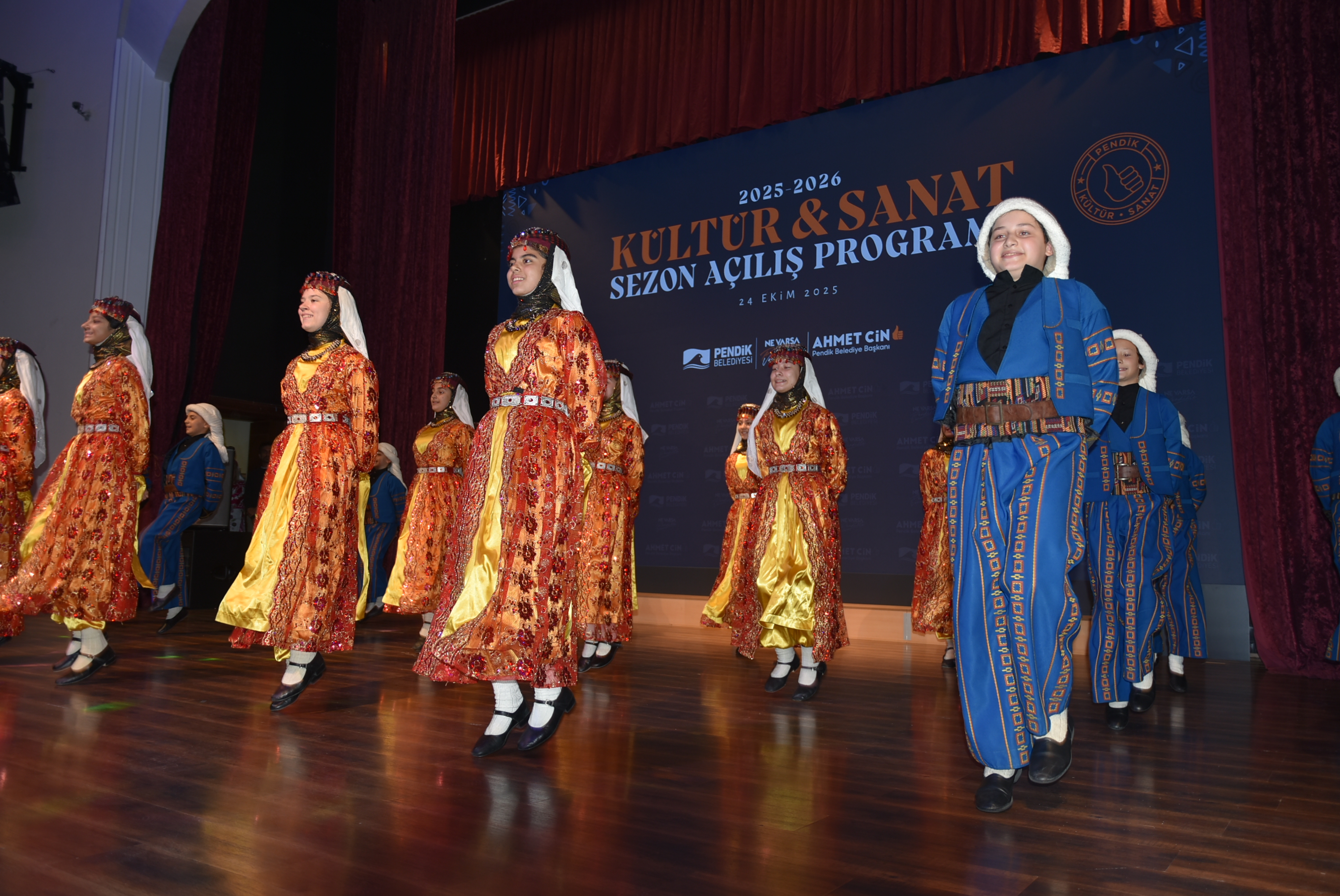 Pendik Belediyesi 2025-2026 Kültür Sanat Sezonunu Görkemli Bir Şölenle Açtı...