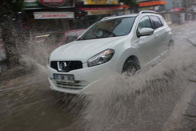 Son dakika... Saat verildi, geliyor: sel ve dolu Trakya'dan giriş yaptı!