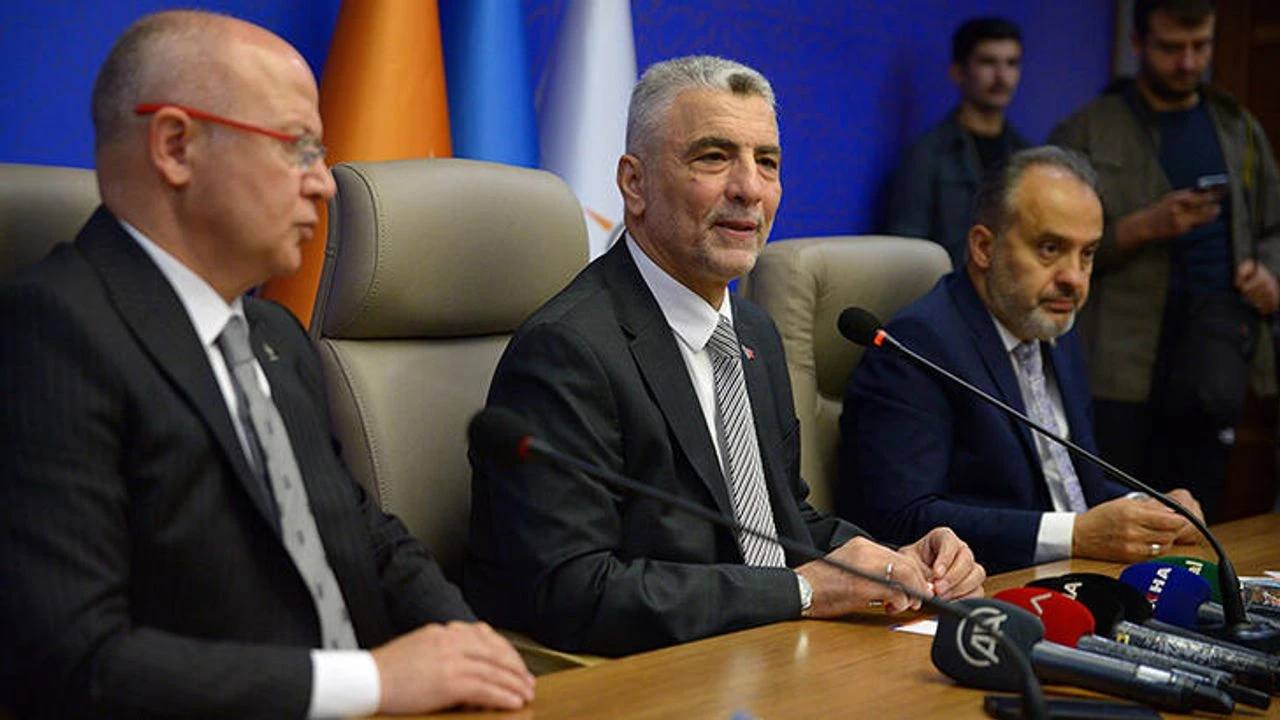 Ticaret Bakanı Ömer Bolat: İhracatta Cumhuriyet tarihimizin rekorunu kırdık!