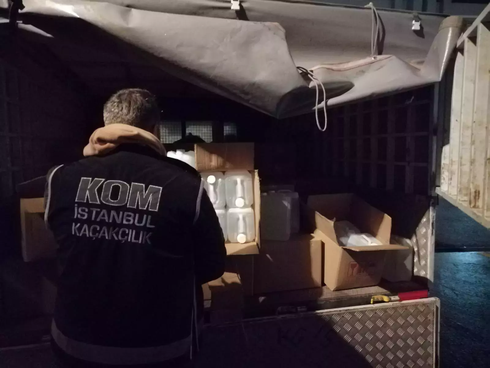 Son dakika... İstanbul’da kaçak alkol operasyonu: 40 adrese eş zamanlı baskın