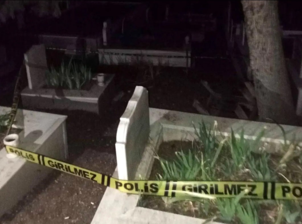 Ünlü iş insanından acı haber: Mezarlıkta asılı halde ölü bulundu!