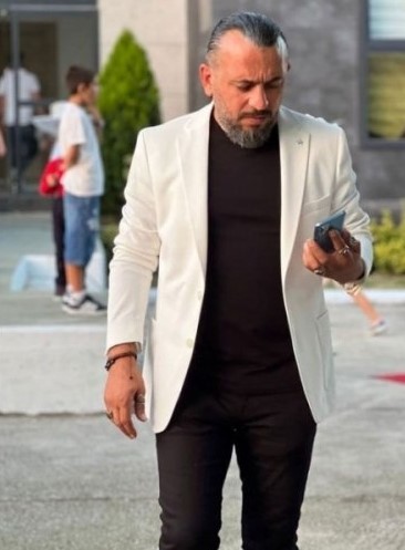 Ünlü iş insanından acı haber: Mezarlıkta asılı halde ölü bulundu!