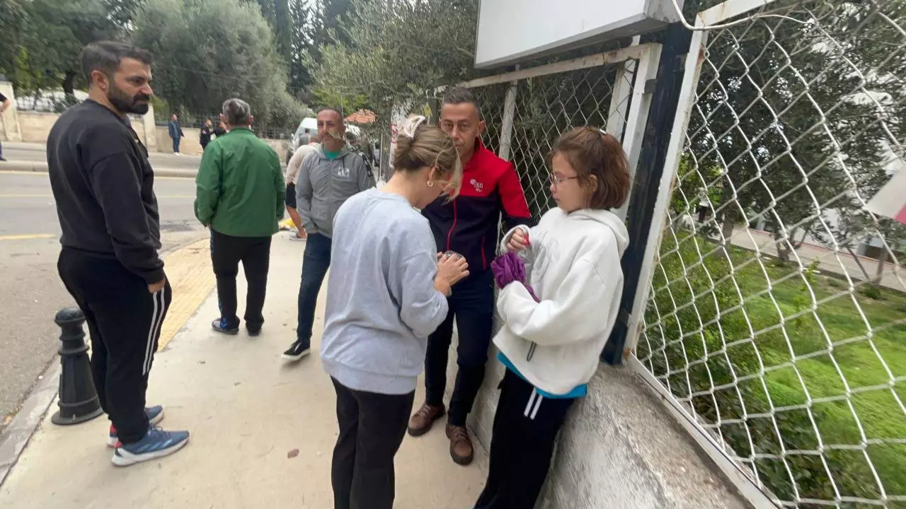 Kamyon ile midibüs çarpıştığı kazada can pazarı: Ortalık savaş alanına döndü, çok sayıda öğrenci yaralandı!