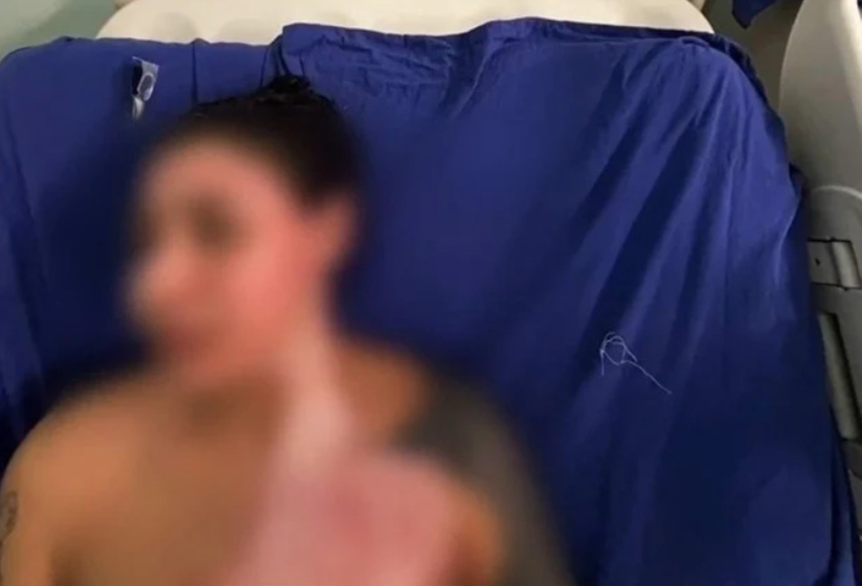 Kadıköy’de kıskançlık krizine giren kadın, sokak ortasında diğer kadını yaktı!