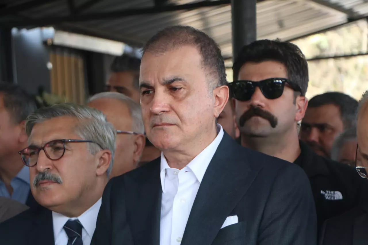 AK Parti Sözcüsü Ömer Çelik'in acı günü!