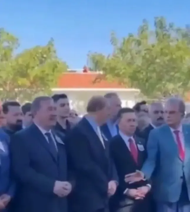 Şehit tabutunun başındaki o gülüşme gündem oldu: Başkanın oğlundan skandal paylaşım geldi!